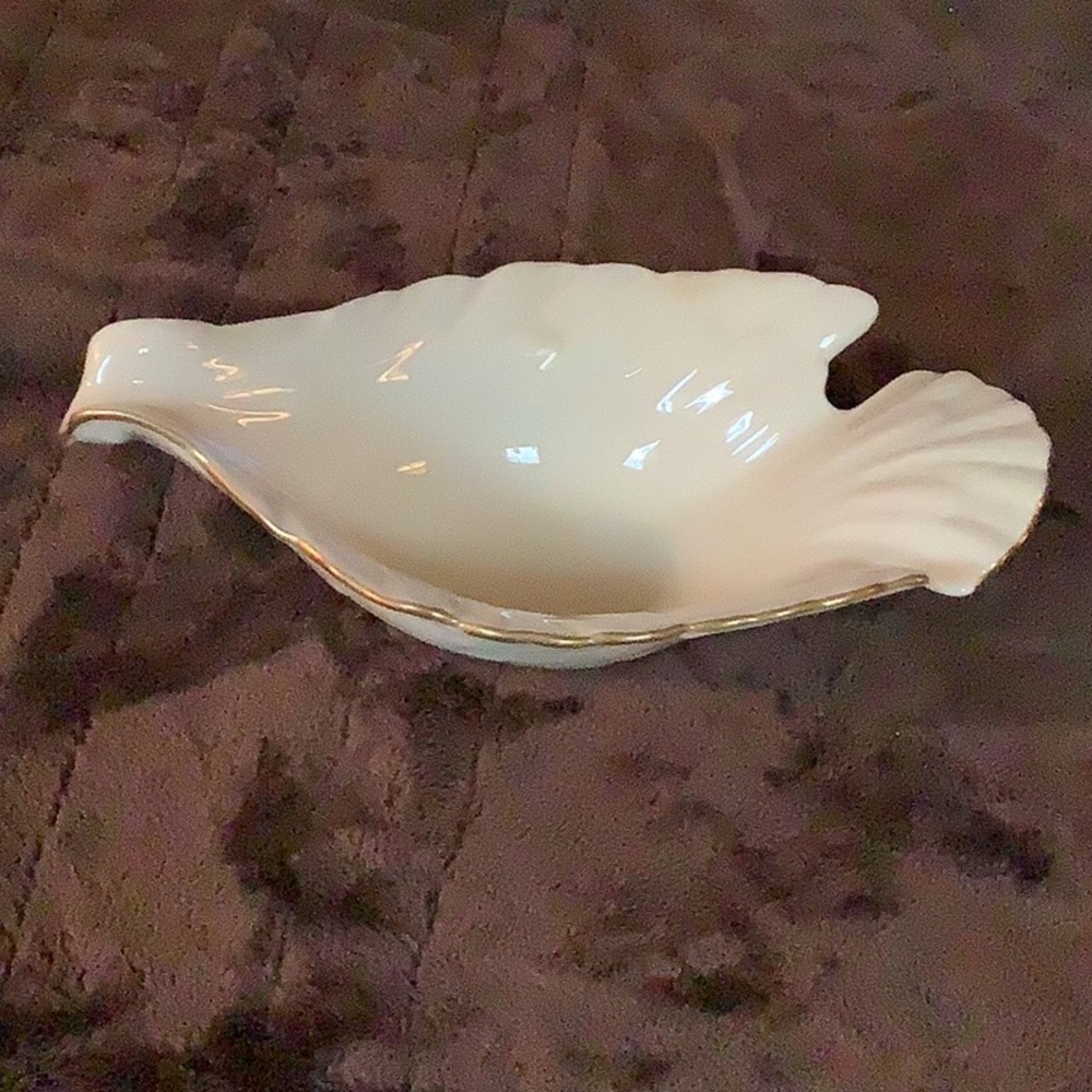 Lenox dove candy dish 24k gold trim